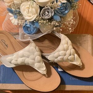 Clarks Women's Cream Leather Sandals - 10 Wide